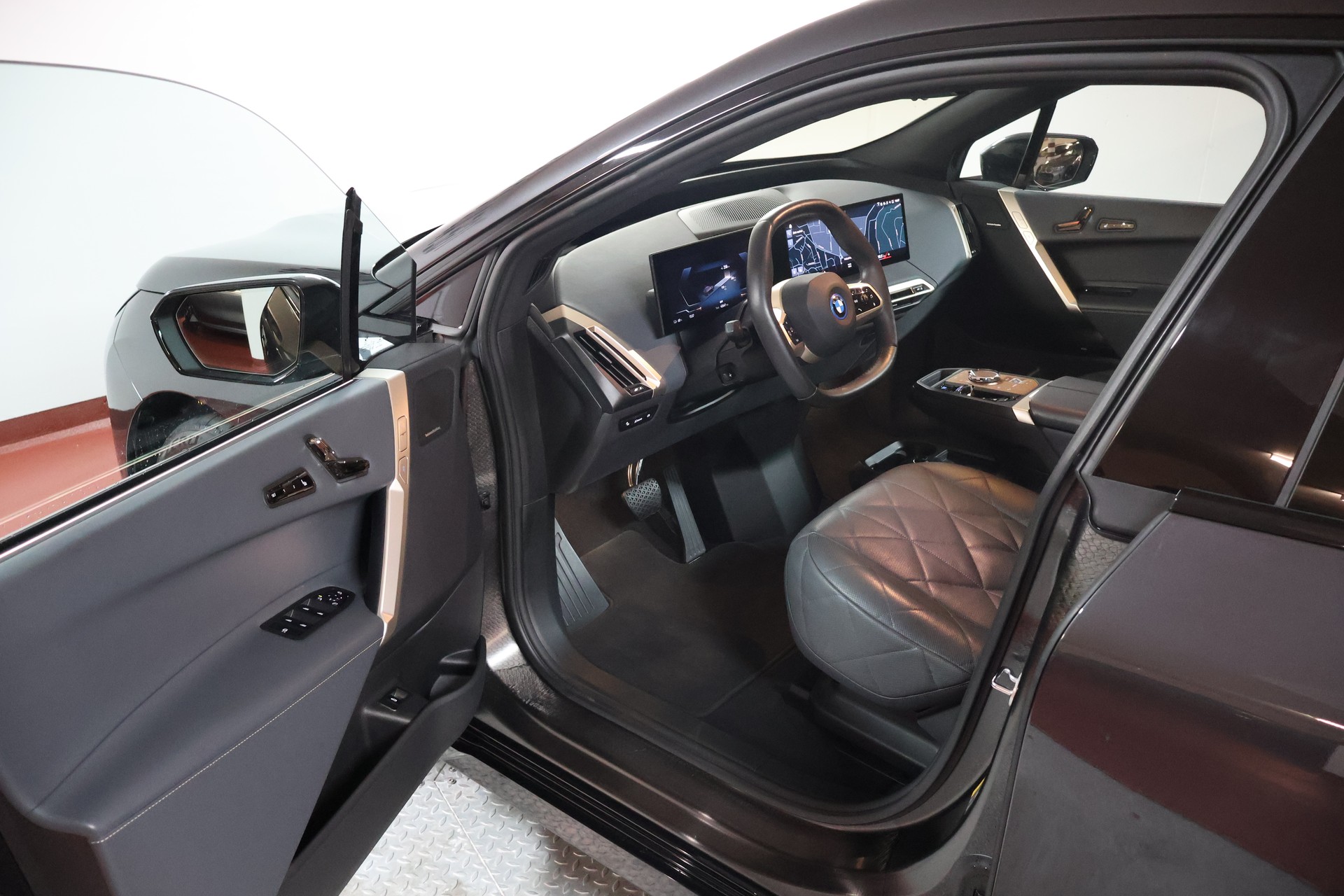 BMW iX xDrive40 SPORTPAKET-image-5
