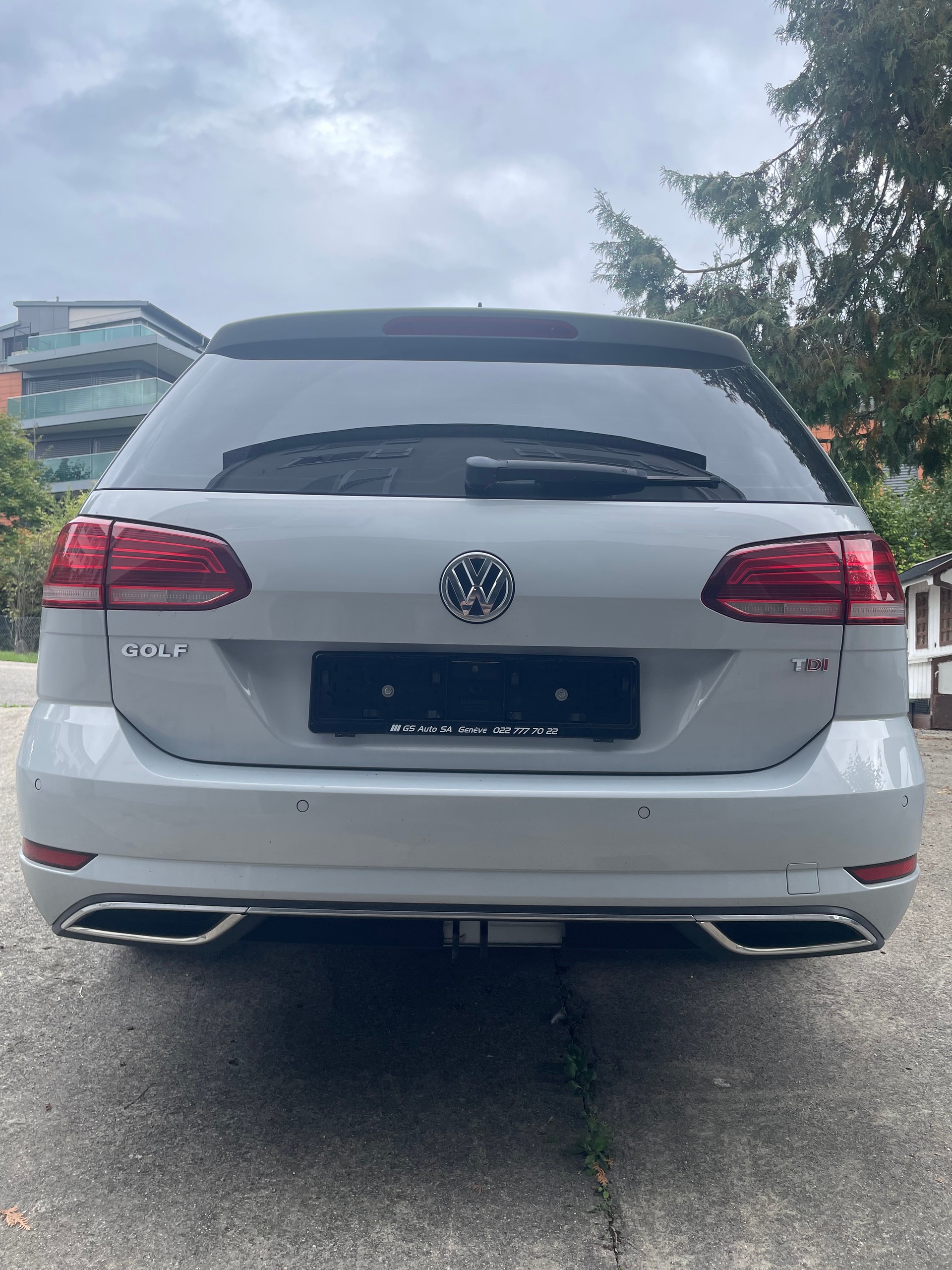 VW Golf Variant 1.6 TDI Comfortline DSG-image-4