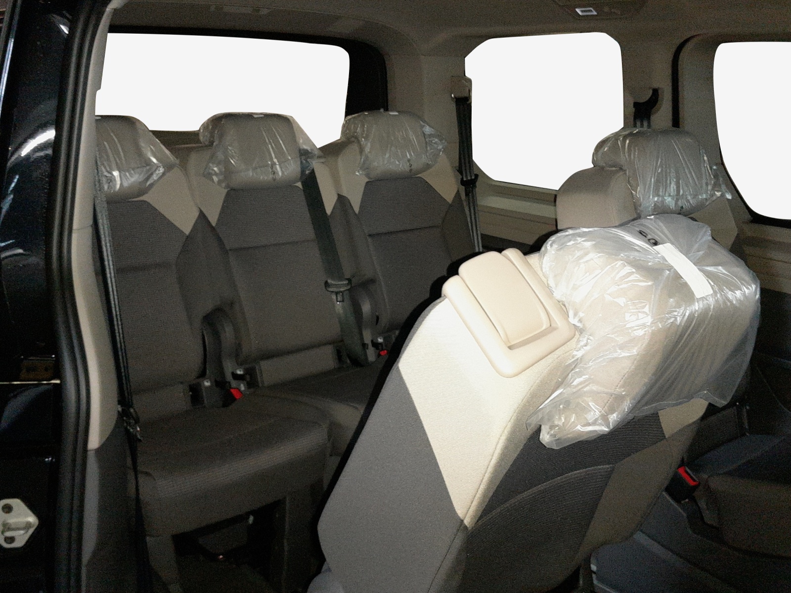 VW Multivan 2.0 TDI Liberty DSG-image-13