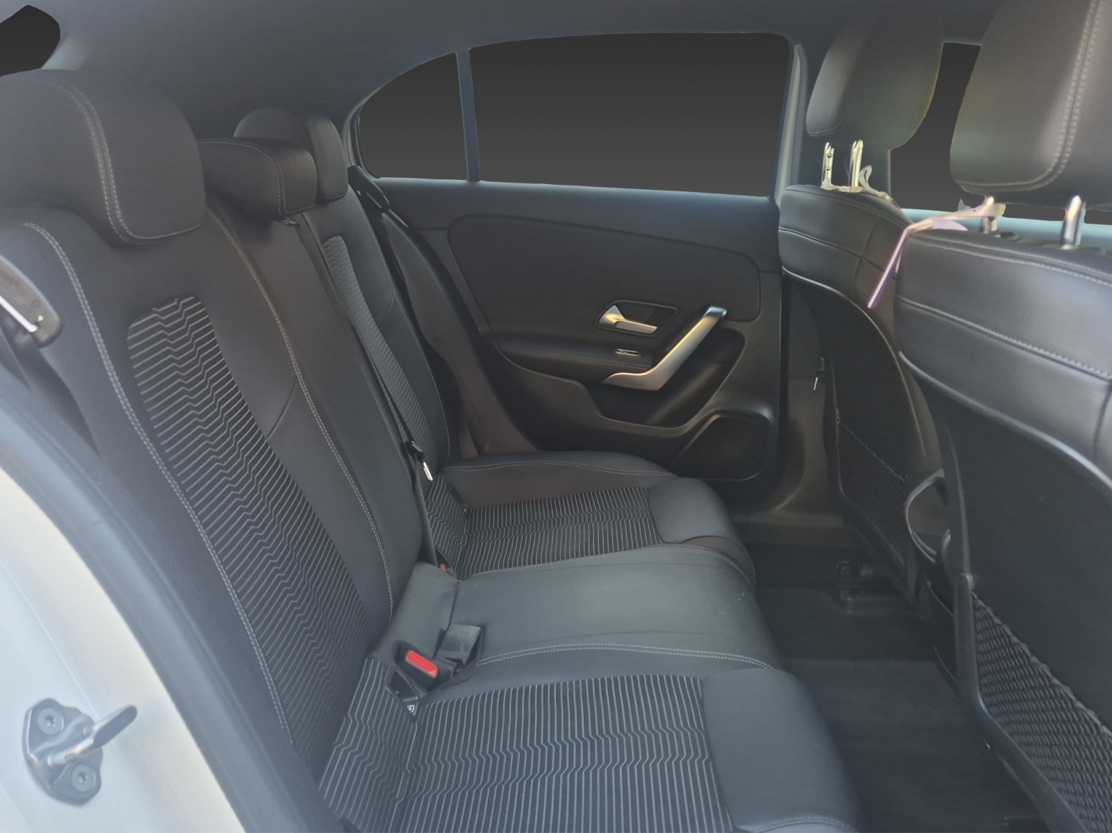 MERCEDES-BENZ A 180 d Edition Night Paket-image-28