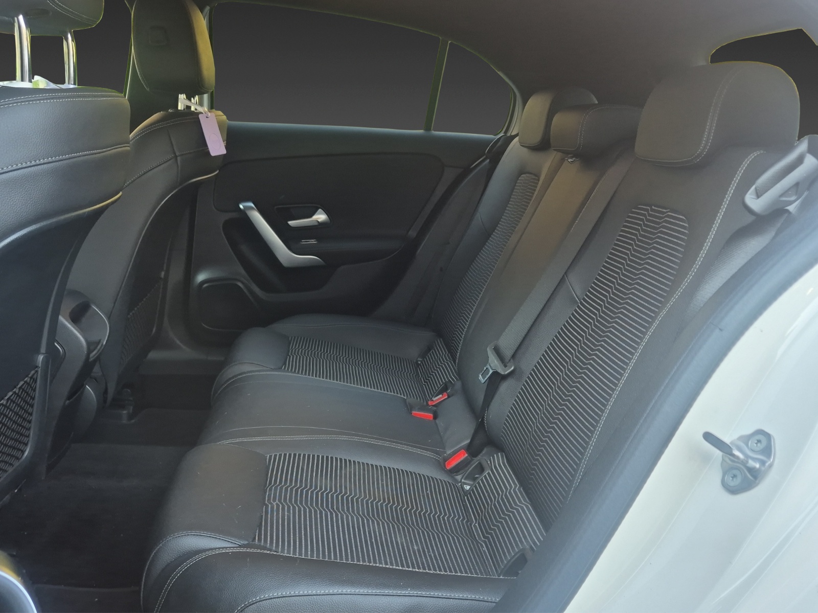 MERCEDES-BENZ A 180 d Edition Night Paket-image-27