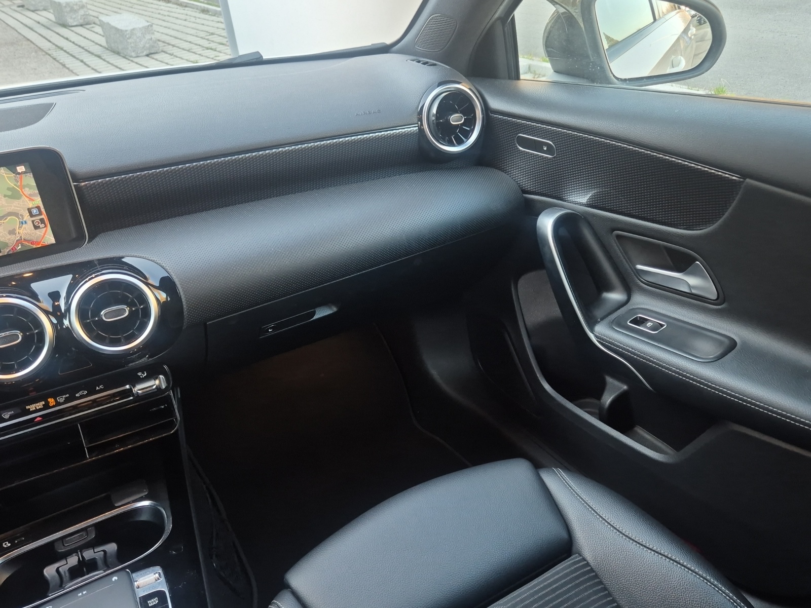 MERCEDES-BENZ A 180 d Edition Night Paket-image-23