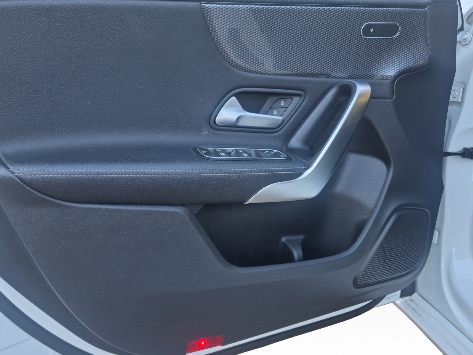 MERCEDES-BENZ A 180 d Edition Night Paket-image-10