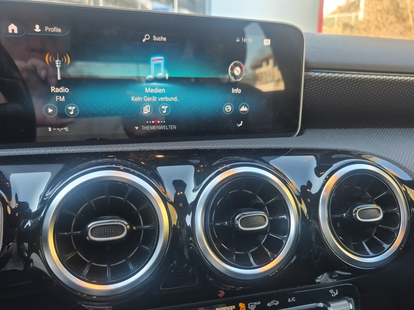 MERCEDES-BENZ A 180 d Edition Night Paket-image-26