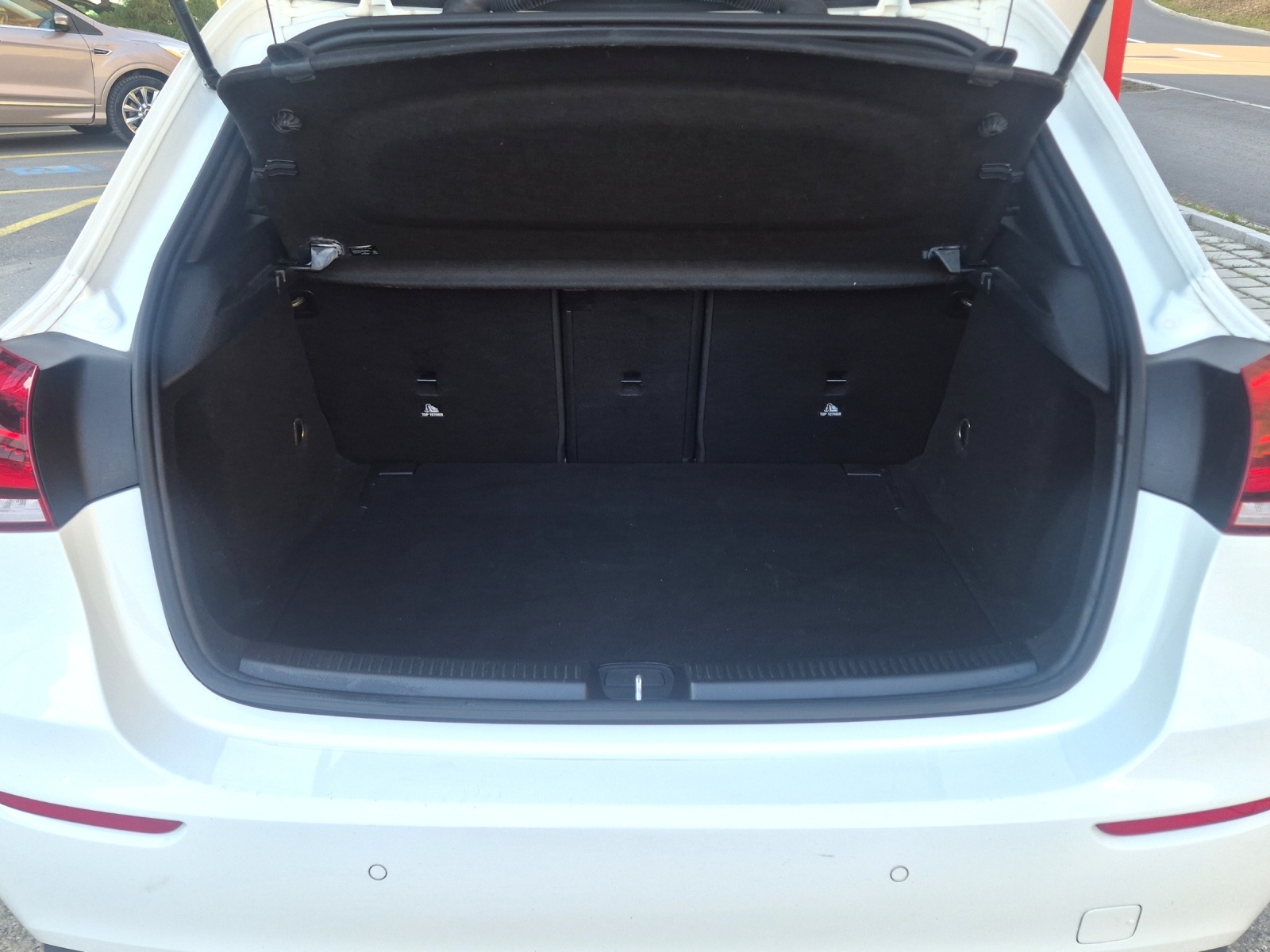 MERCEDES-BENZ A 180 d Edition Night Paket-image-5