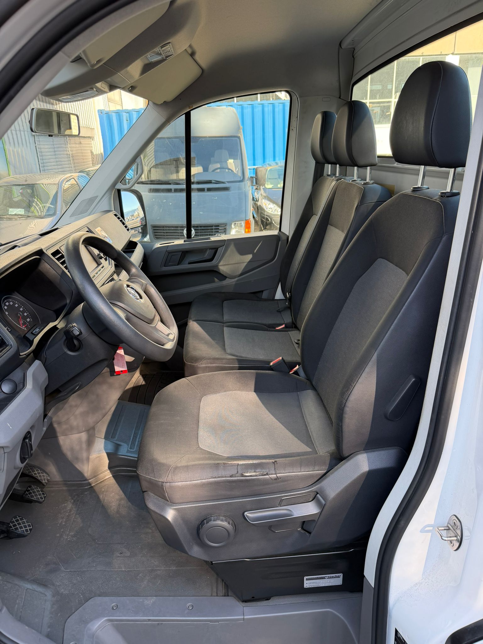 VW Crafter 35 2.0 TDI L4-image-6