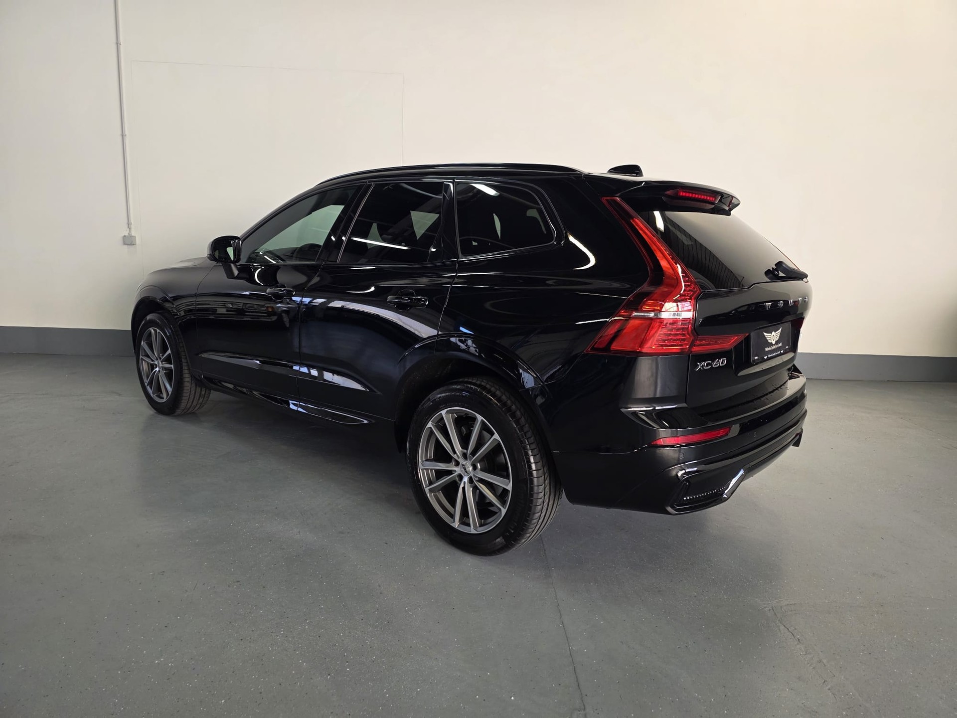 VOLVO XC60 B4 Diesel Mild Hybrid AWD Plus Dark Geartronic-image-10