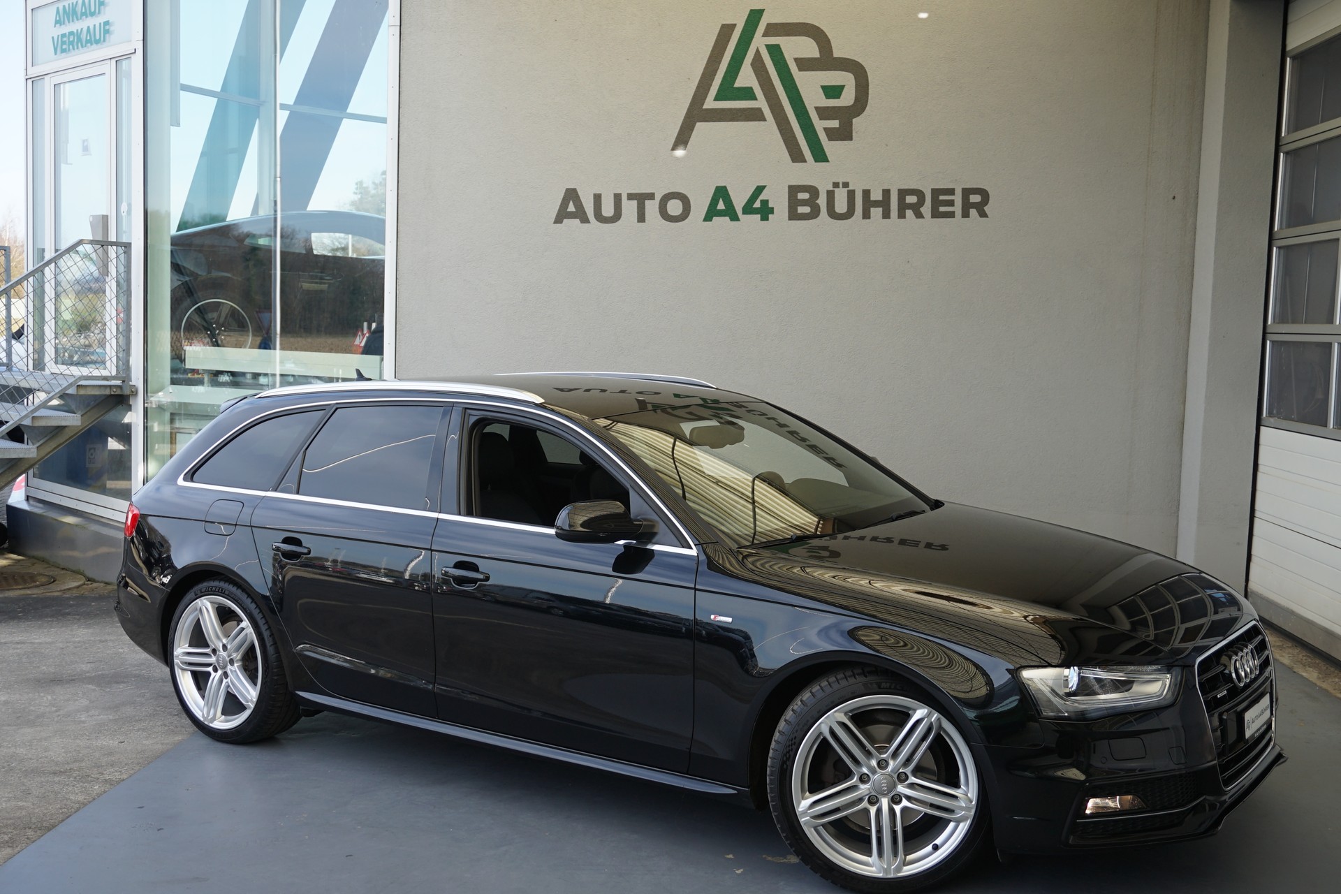 AUDI A4 Avant 2.0 TDI quattro S-Line 190PS-image-1