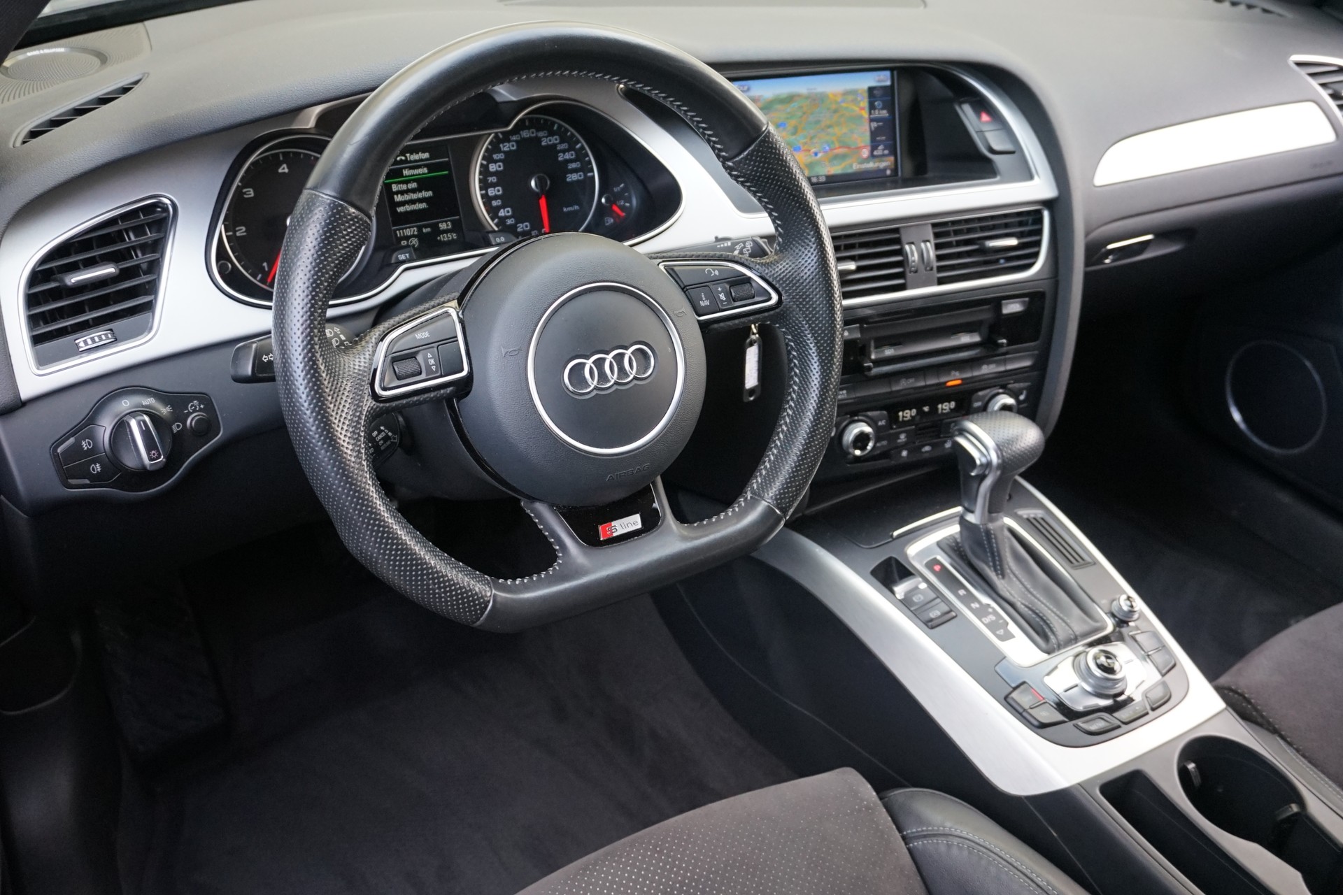 AUDI A4 Avant 2.0 TDI quattro S-Line 190PS-image-14