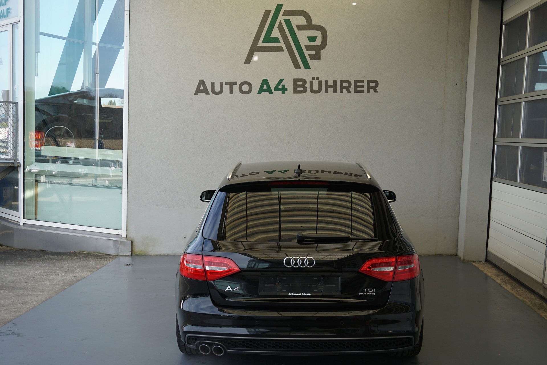 AUDI A4 Avant 2.0 TDI quattro S-Line 190PS-image-10