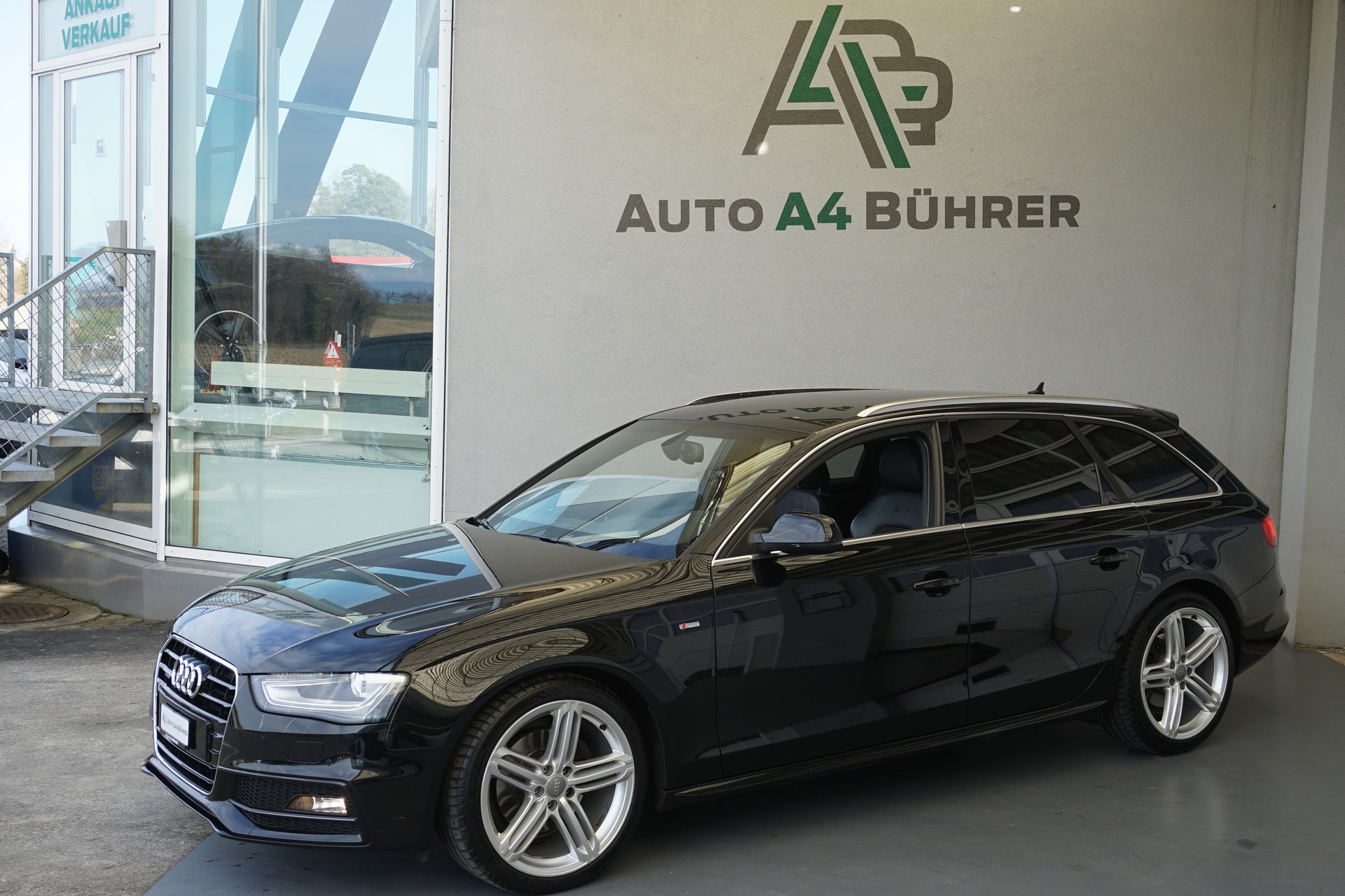AUDI A4 Avant 2.0 TDI quattro S-Line 190PS-image-4