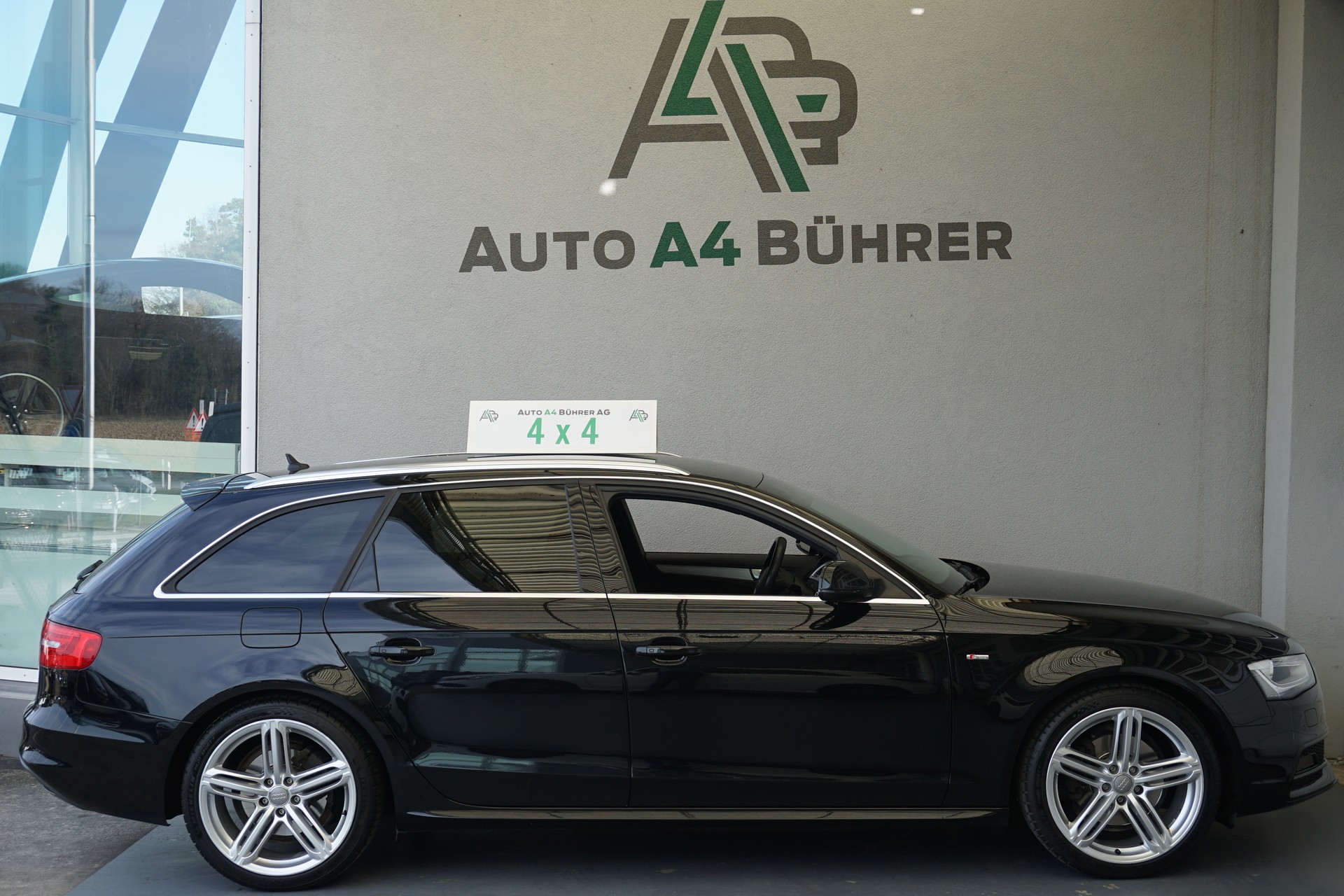 AUDI A4 Avant 2.0 TDI quattro S-Line 190PS-image-5