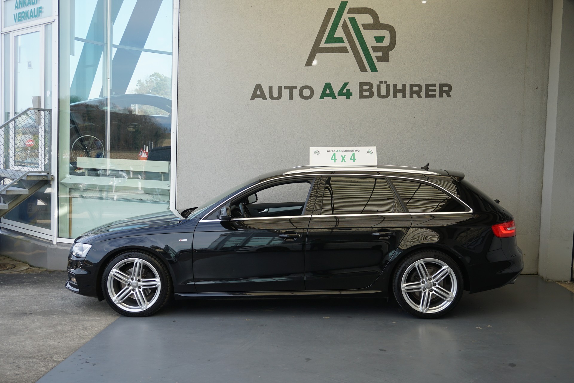 AUDI A4 Avant 2.0 TDI quattro S-Line 190PS-image-0