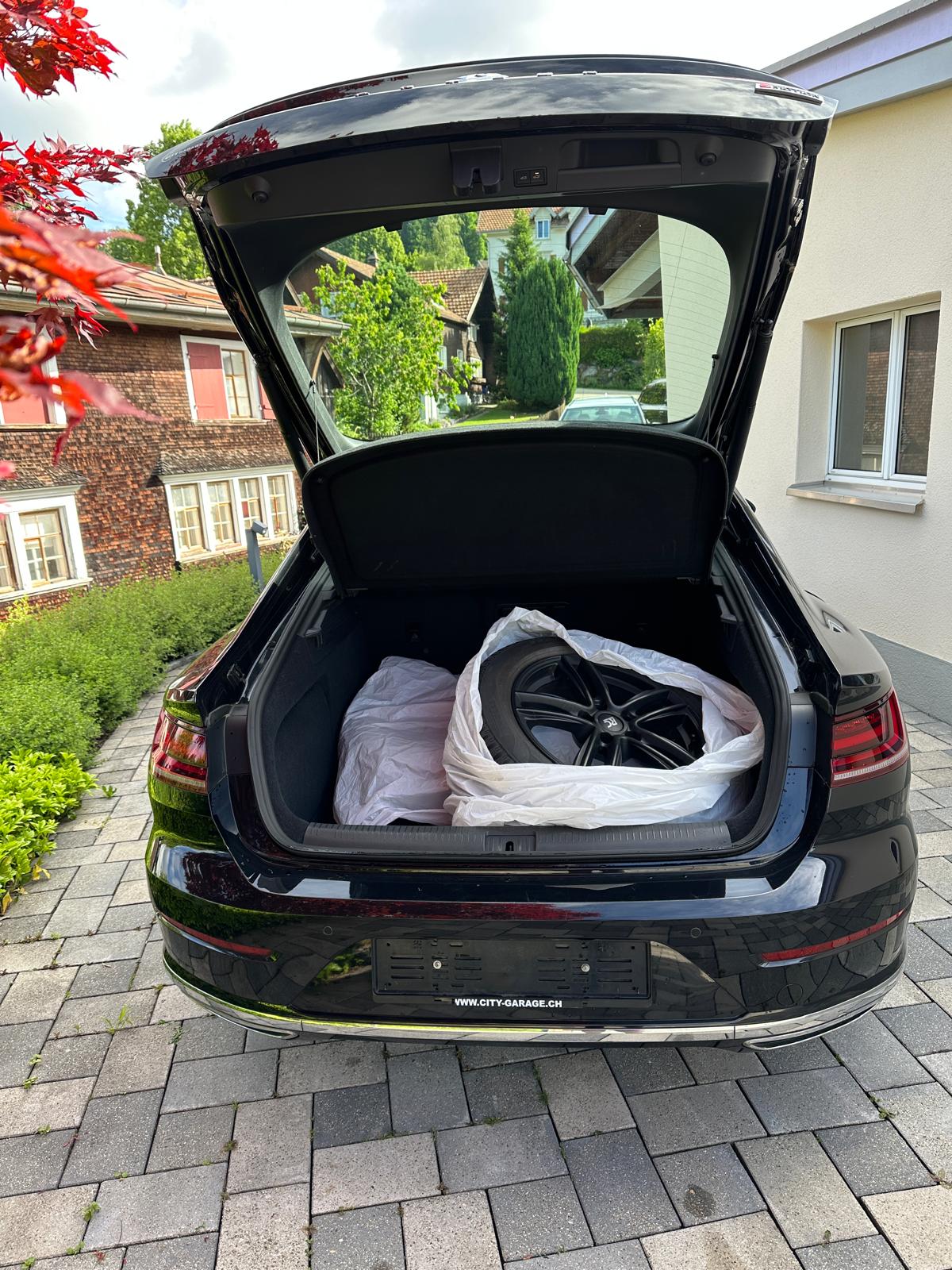 VW VW Arteon 2.0 TDI 240 SCR R-Line-image-5