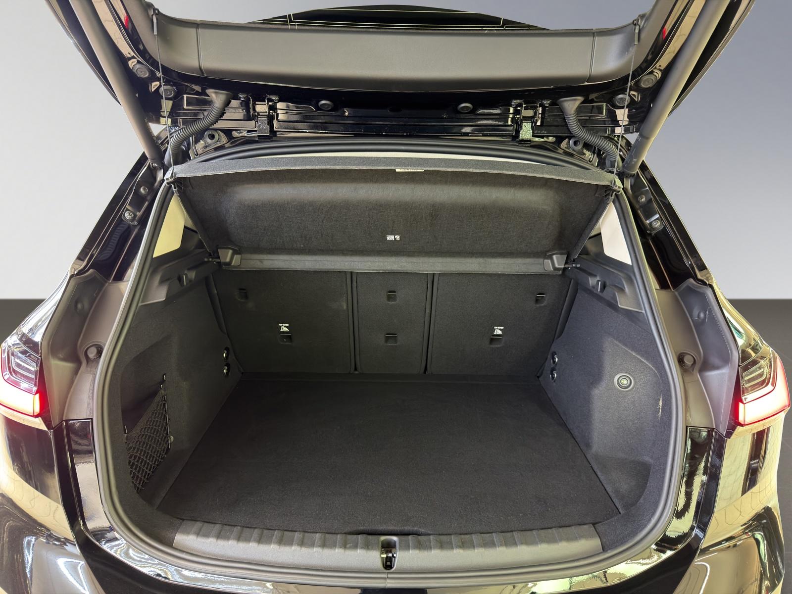 BMW 218d Active Tourer-image-15