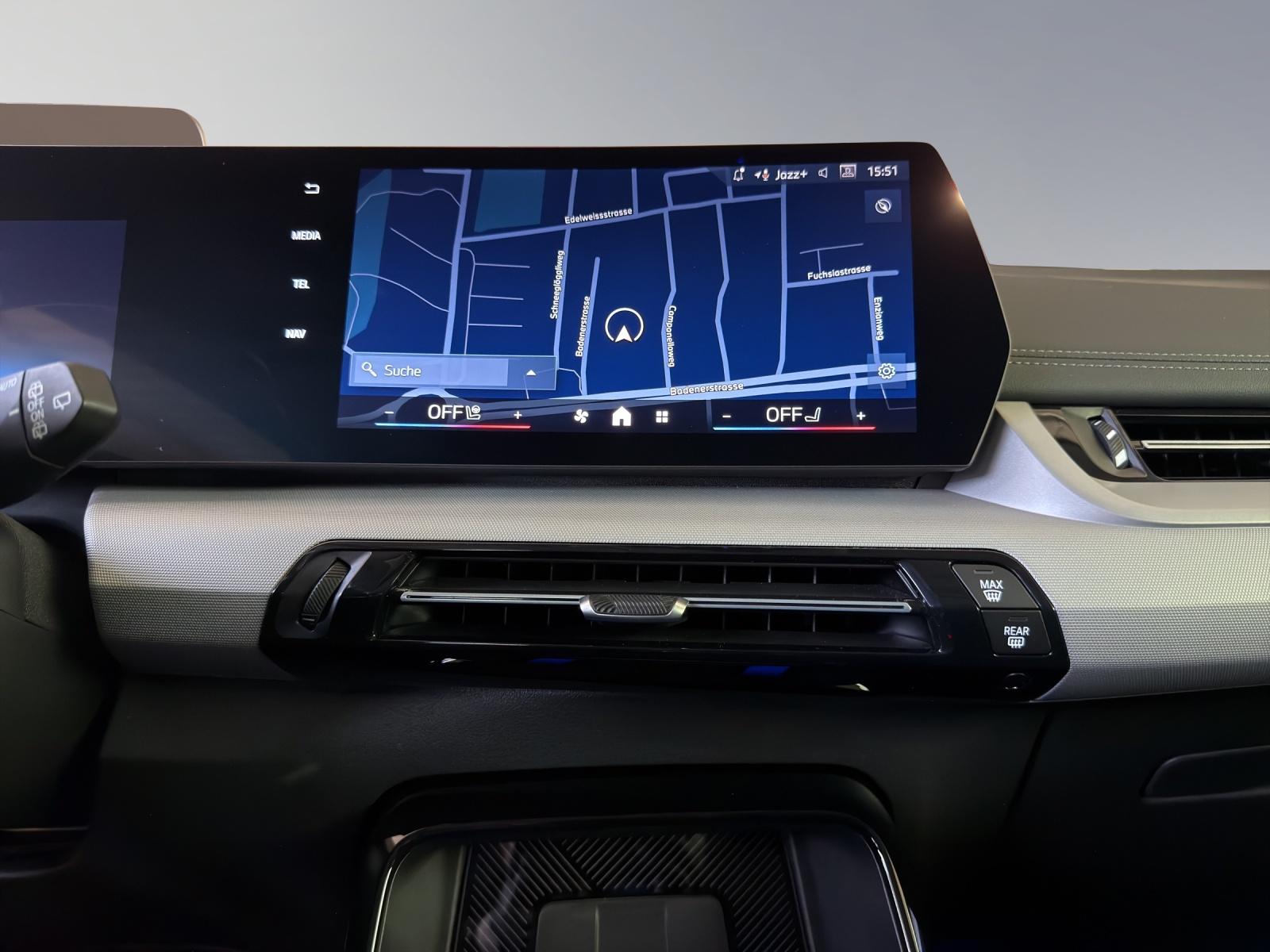 BMW 218d Active Tourer-image-12