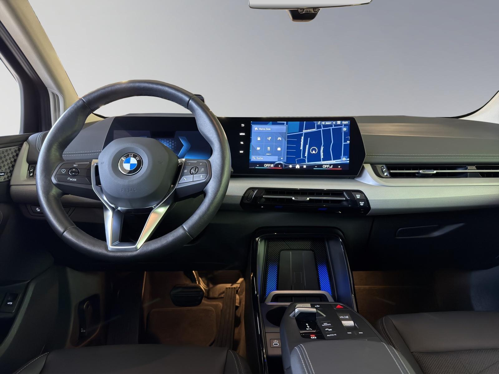 BMW 218d Active Tourer-image-9