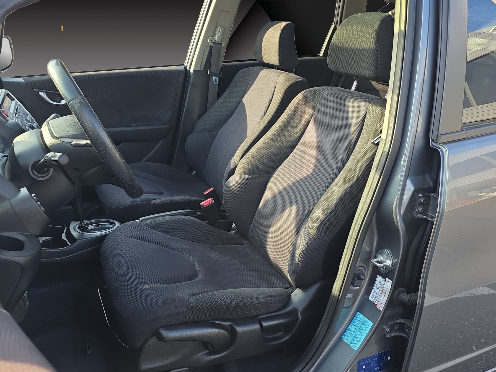 HONDA Jazz 1.3i Hybrid Comfort CVT-image-14
