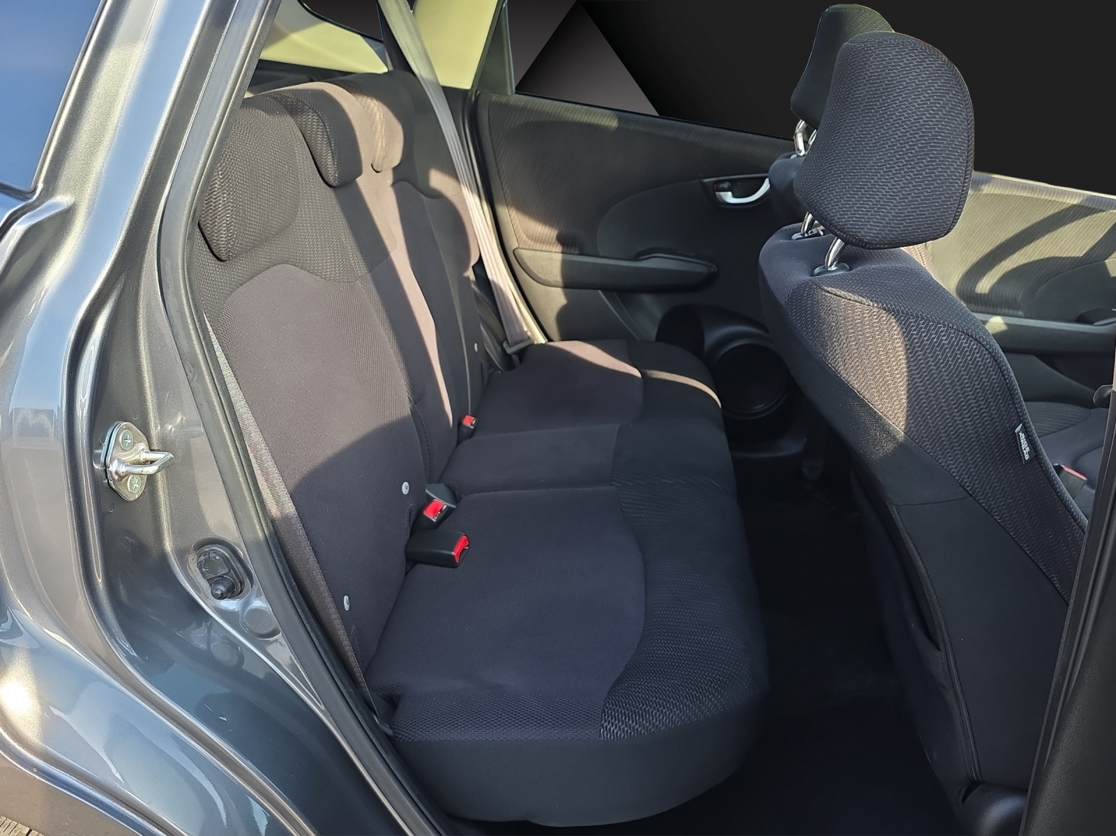 HONDA Jazz 1.3i Hybrid Comfort CVT-image-17