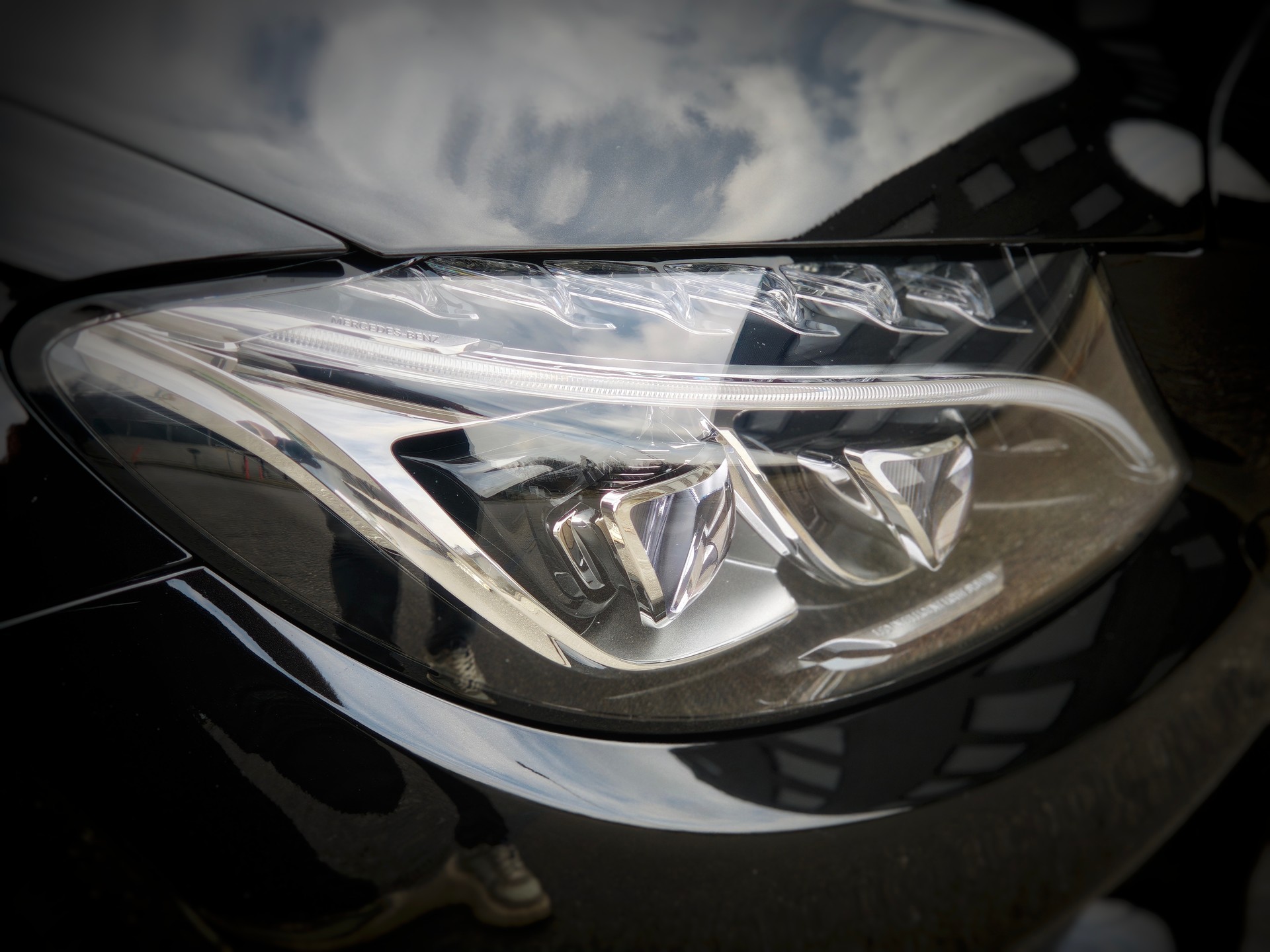 MERCEDES-BENZ C 250 d AMG Line 4m Kombi-image-3