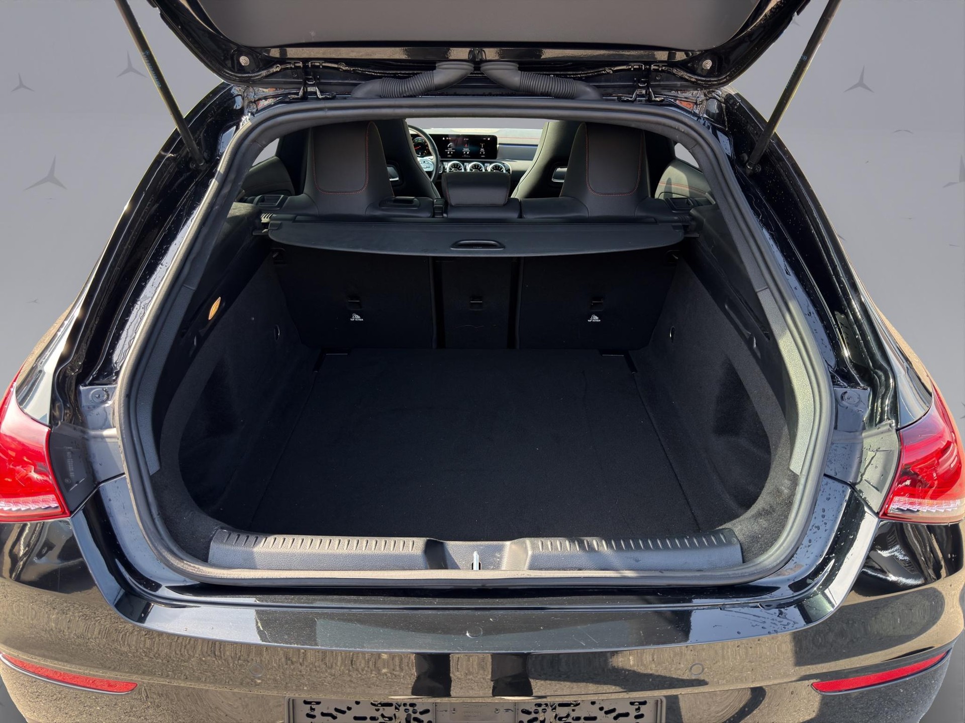 MERCEDES-BENZ CLA 250 AMG Line 4matic Shooting Brake-image-17