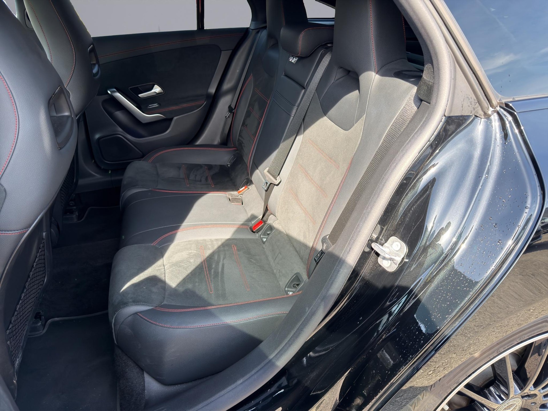 MERCEDES-BENZ CLA 250 AMG Line 4matic Shooting Brake-image-9