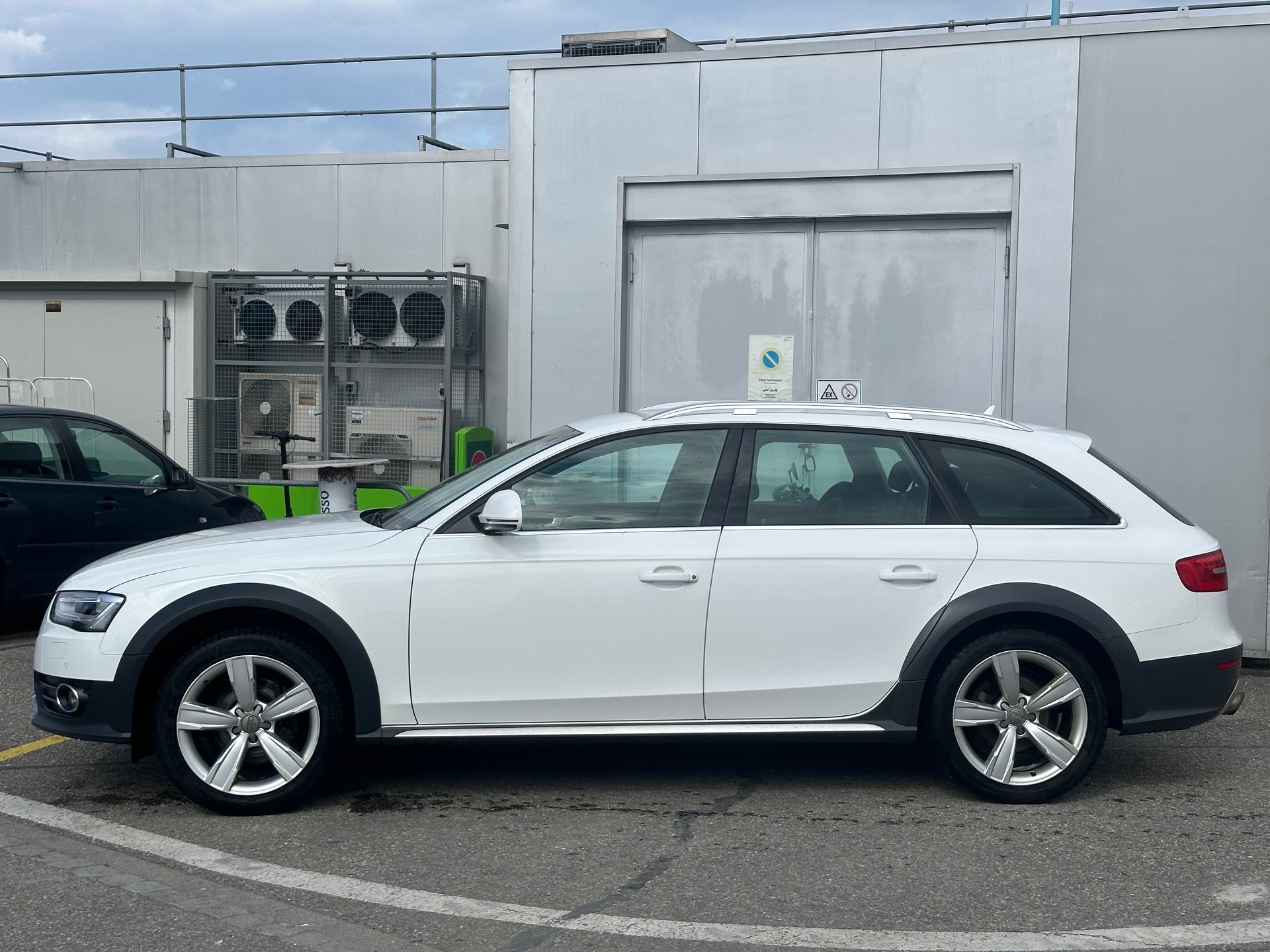 AUDI A4 allroad 2.0 TFSI quattro S-tronic-image-2