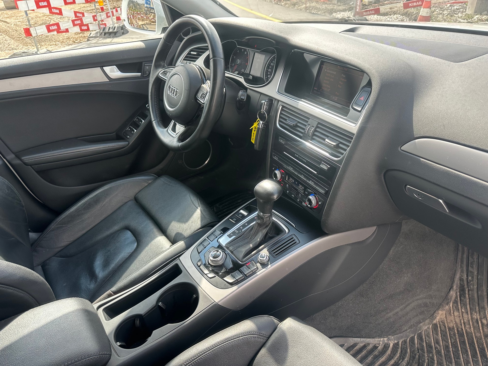 AUDI A4 allroad 2.0 TFSI quattro S-tronic-image-10