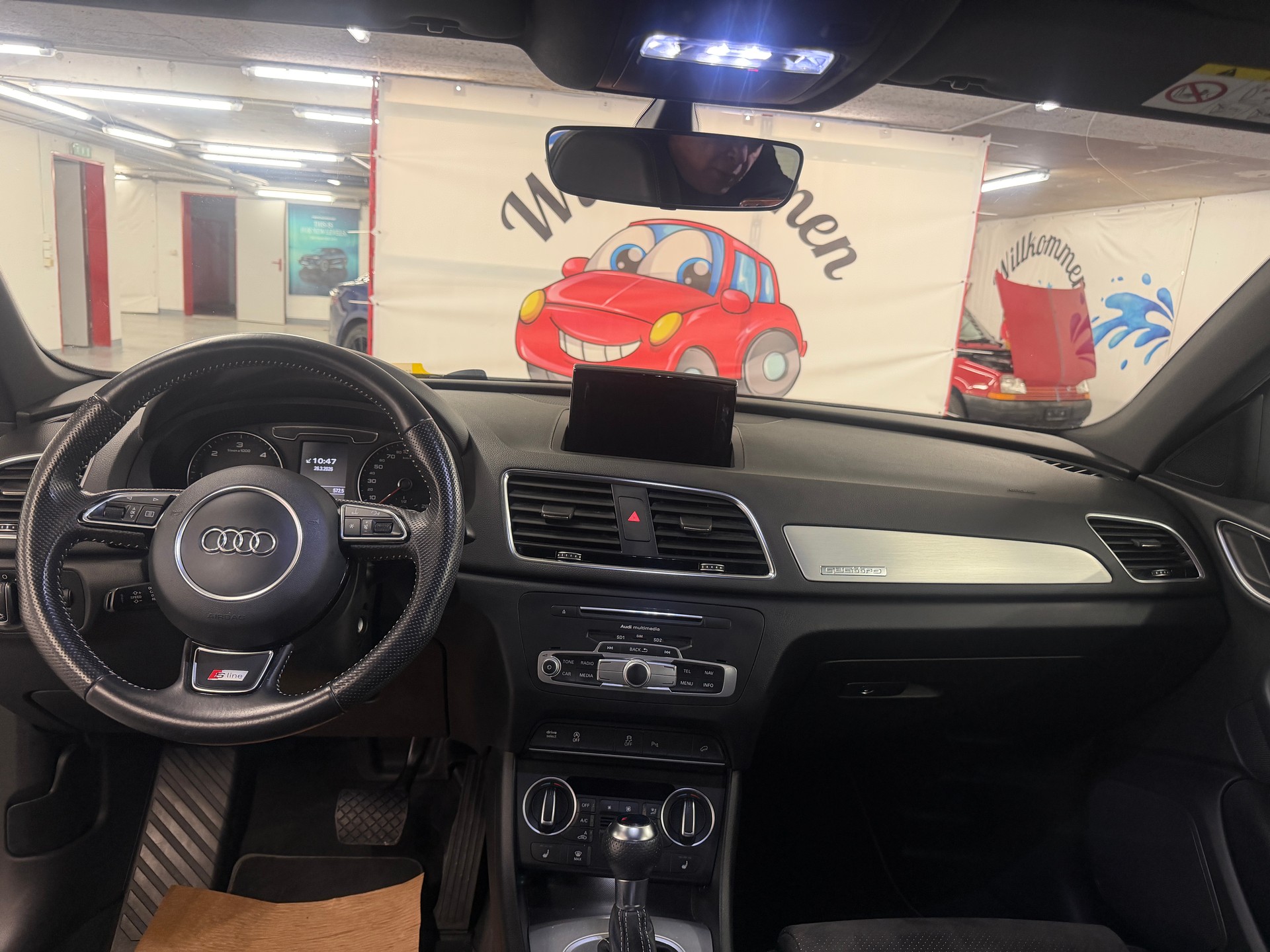 AUDI Q3 2.0 TDI sport quattro S-tronic-image-11