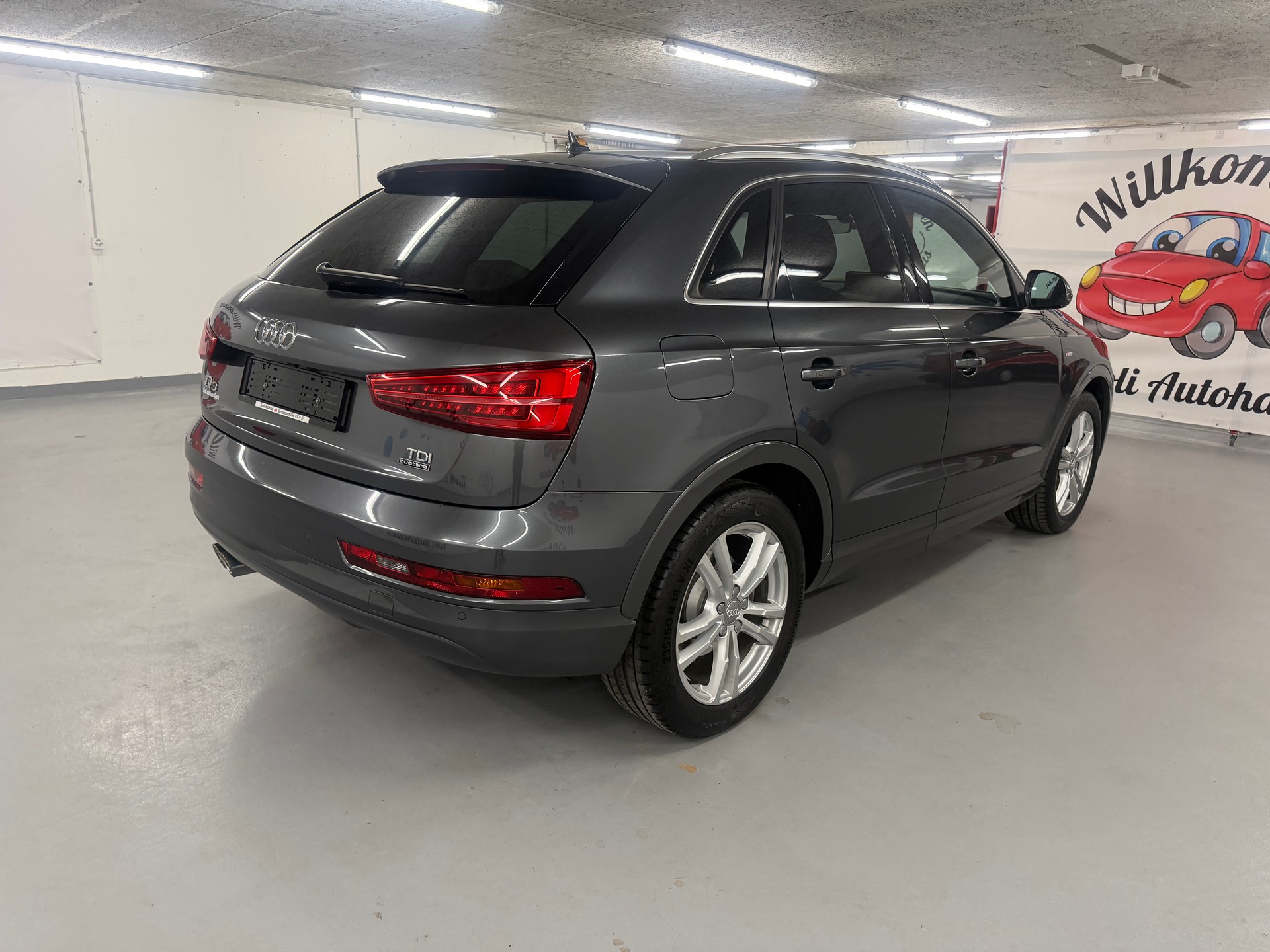 AUDI Q3 2.0 TDI sport quattro S-tronic-image-6