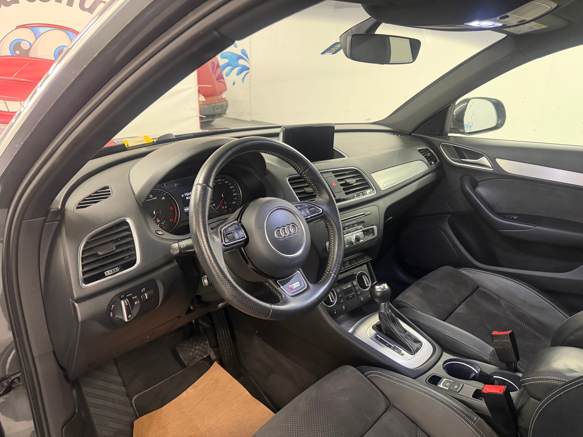 AUDI Q3 2.0 TDI sport quattro S-tronic-image-8