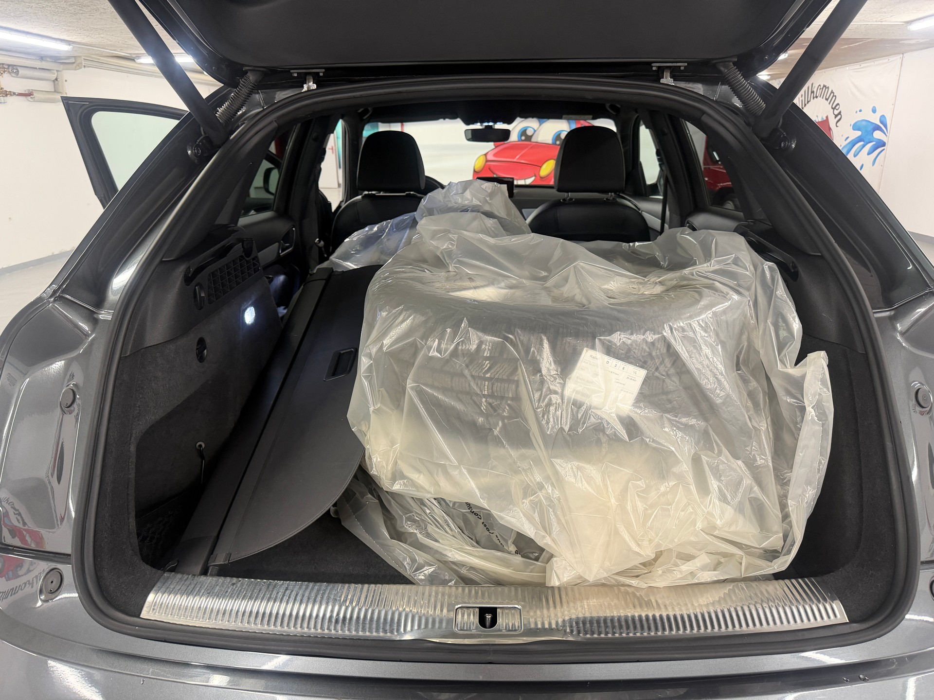 AUDI Q3 2.0 TDI sport quattro S-tronic-image-16