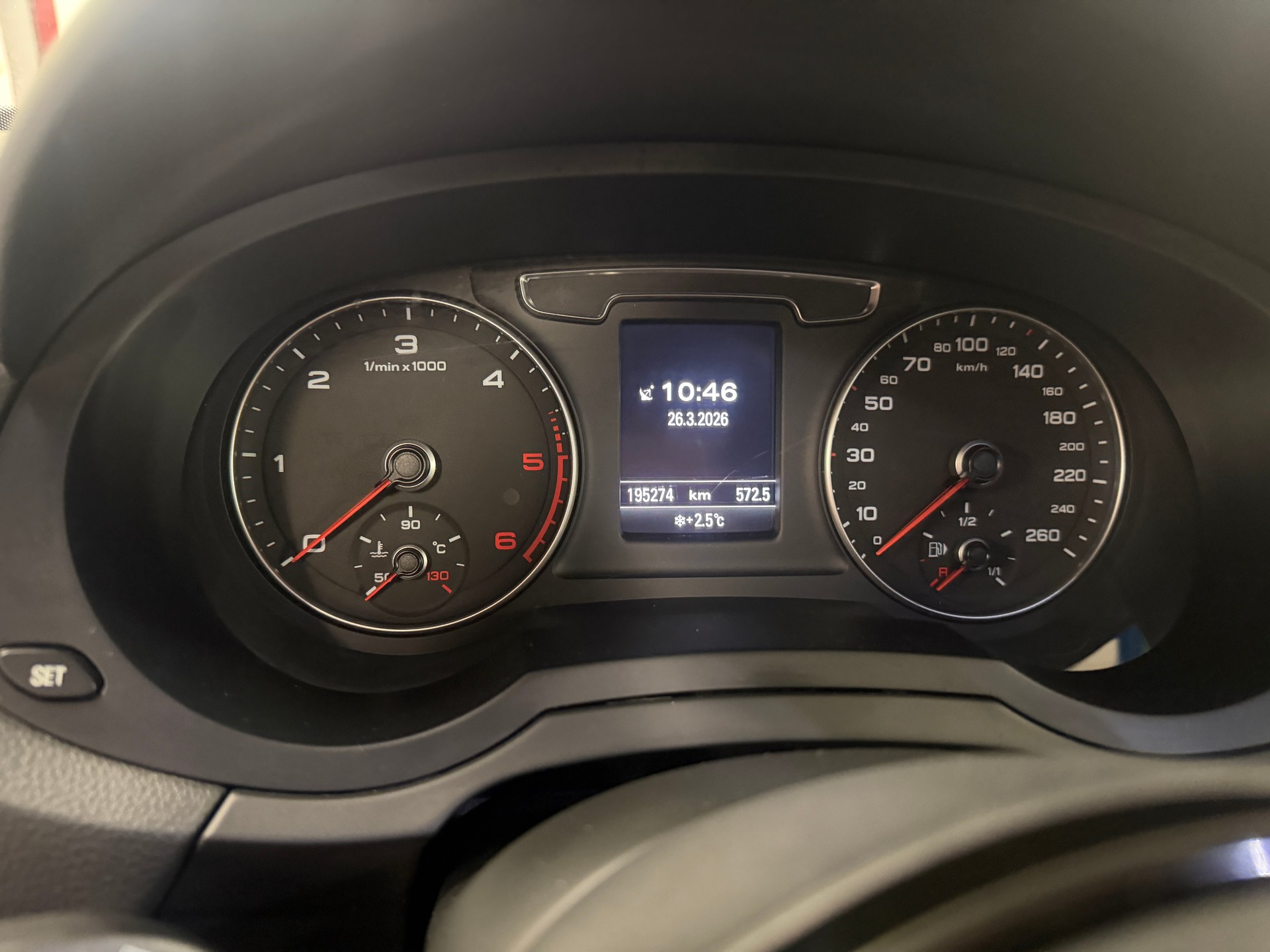 AUDI Q3 2.0 TDI sport quattro S-tronic-image-10