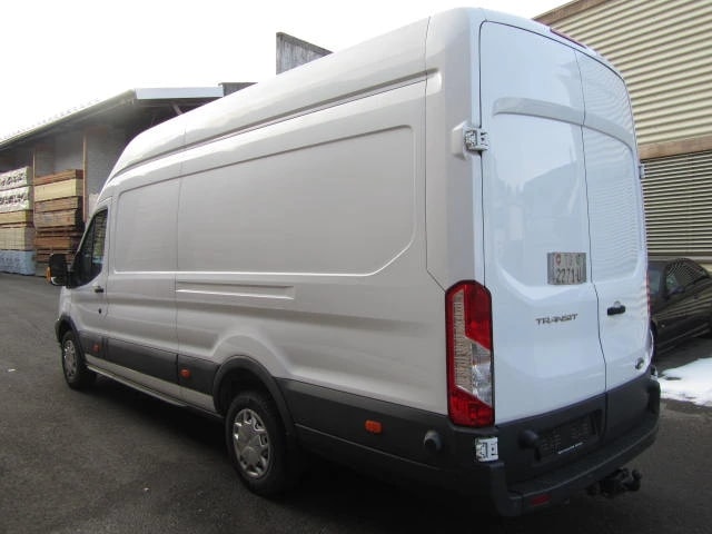 FORD Transit Van DCiV 350 L2 Ambiente 2.0 TDCi 130 4WD-image-2