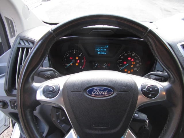 FORD Transit Van DCiV 350 L2 Ambiente 2.0 TDCi 130 4WD-image-6