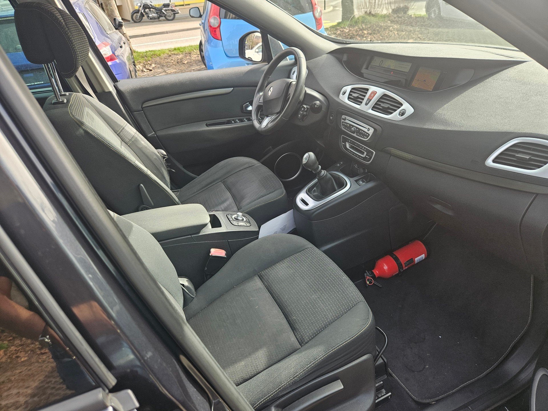 RENAULT Grand Scénic 1.4 16V Turbo Privilège-image-4