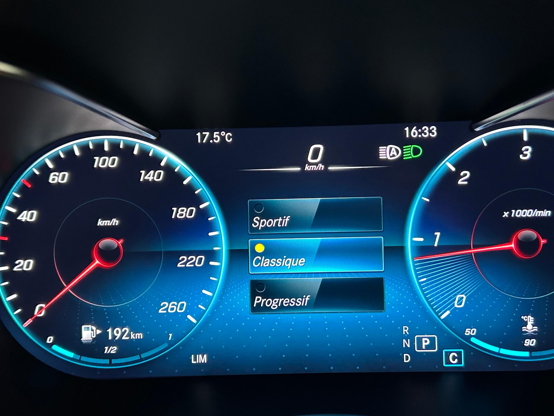 MERCEDES-BENZ GLC 220 d AMG Line 4m-image-11