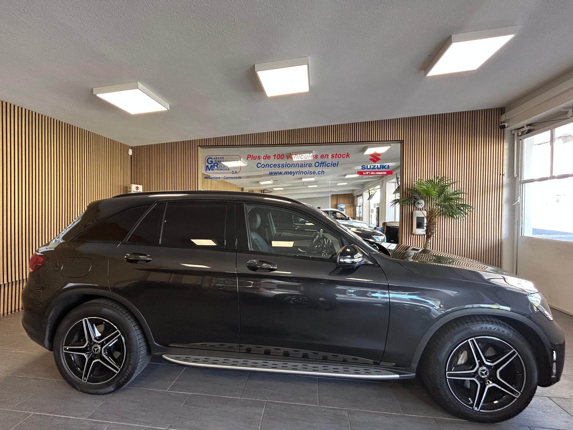 MERCEDES-BENZ GLC 220 d AMG Line 4m-image-0