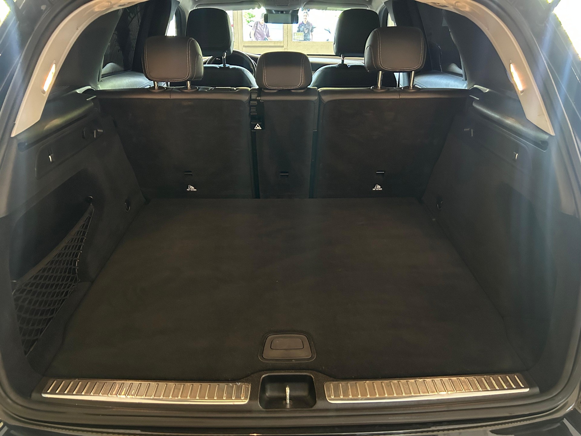 MERCEDES-BENZ GLC 220 d AMG Line 4m-image-21