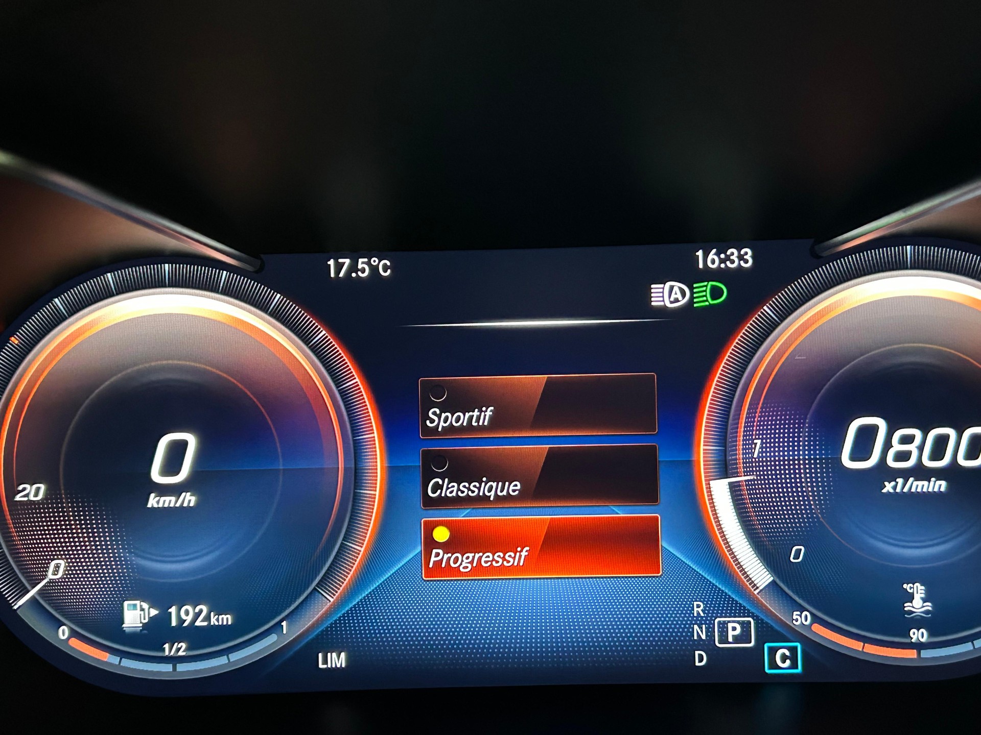 MERCEDES-BENZ GLC 220 d AMG Line 4m-image-12
