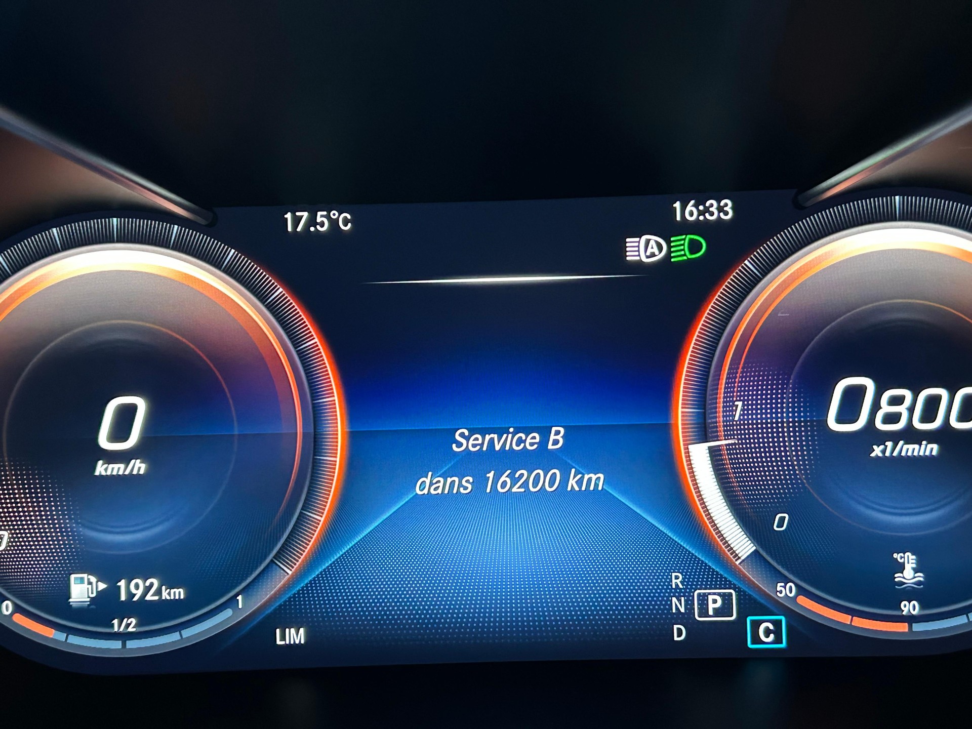 MERCEDES-BENZ GLC 220 d AMG Line 4m-image-10