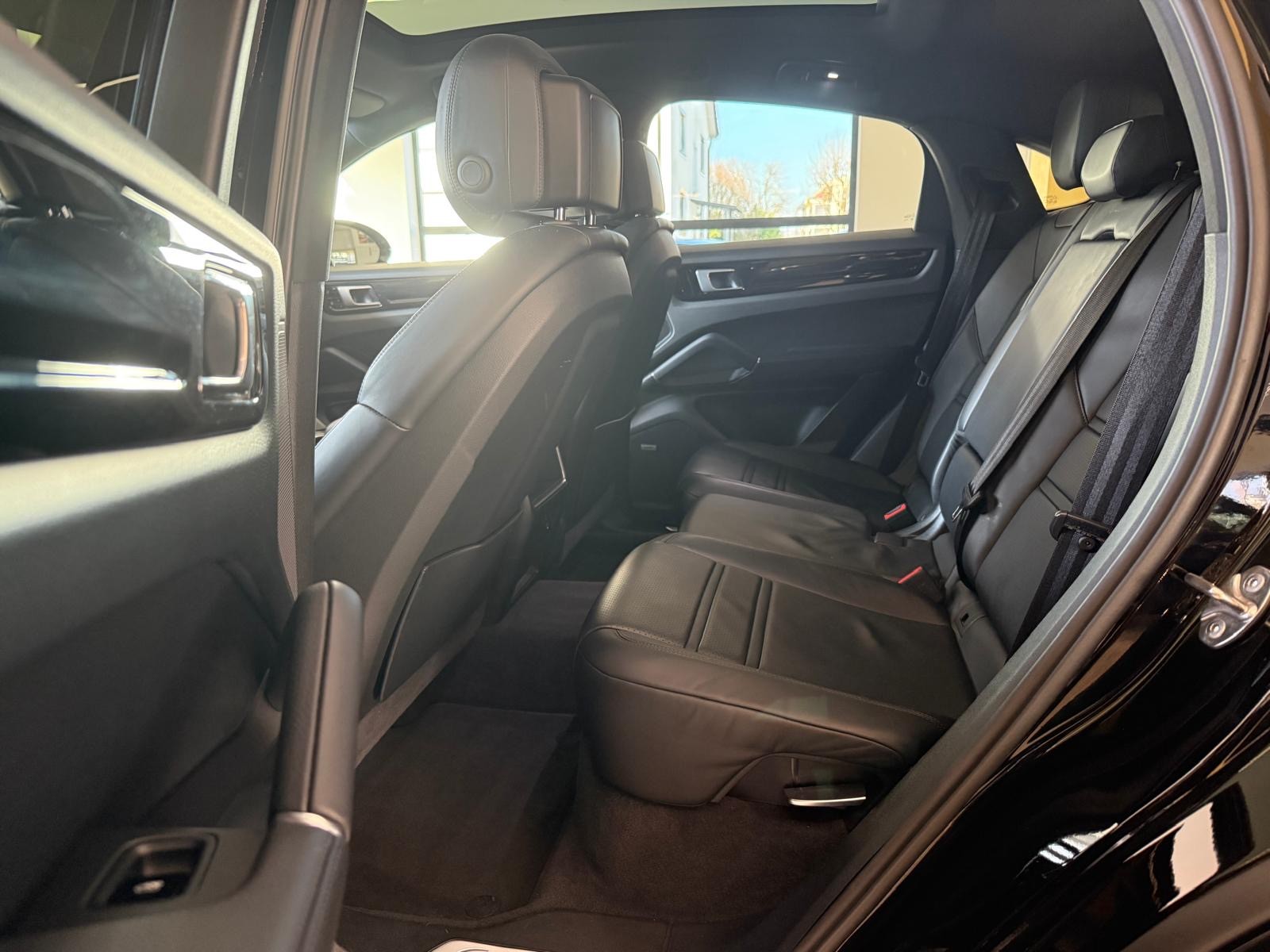 PORSCHE Cayenne S Coupé-image-17