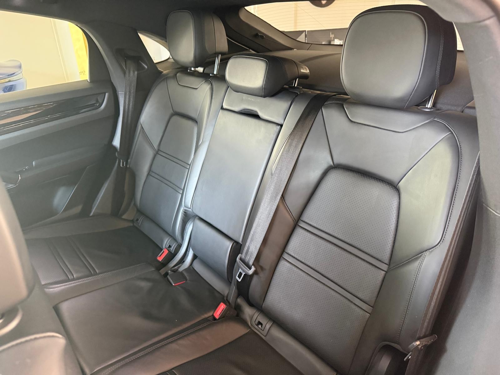 PORSCHE Cayenne S Coupé-image-18
