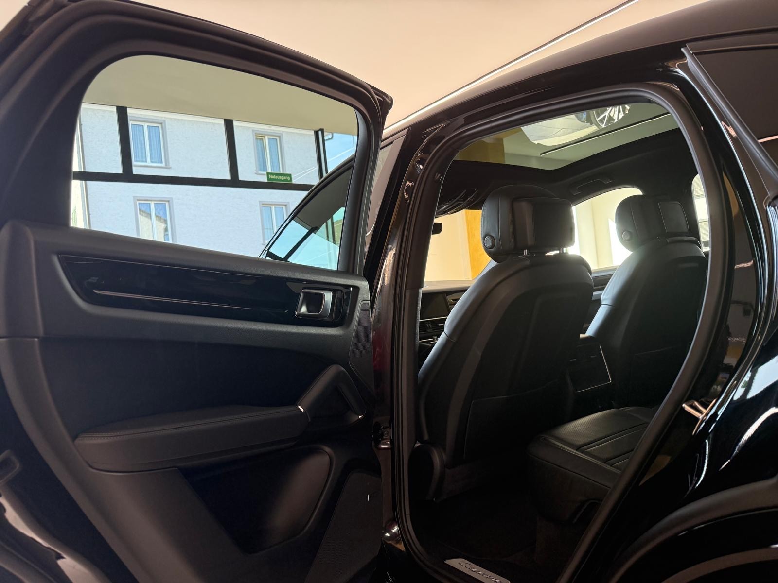 PORSCHE Cayenne S Coupé-image-16