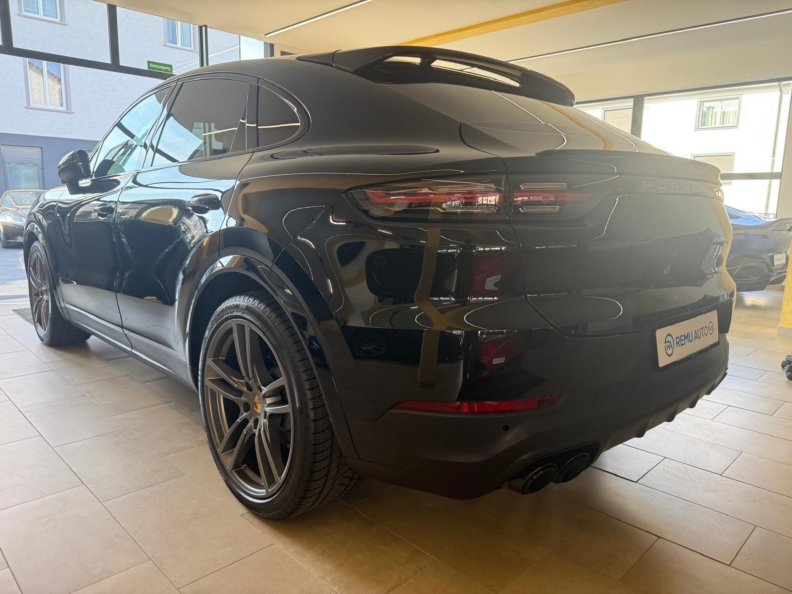 PORSCHE Cayenne S Coupé-image-4