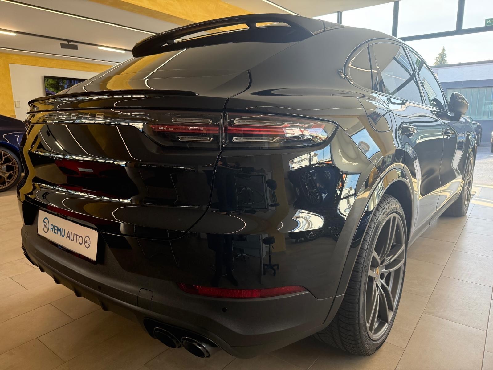 PORSCHE Cayenne S Coupé-image-7