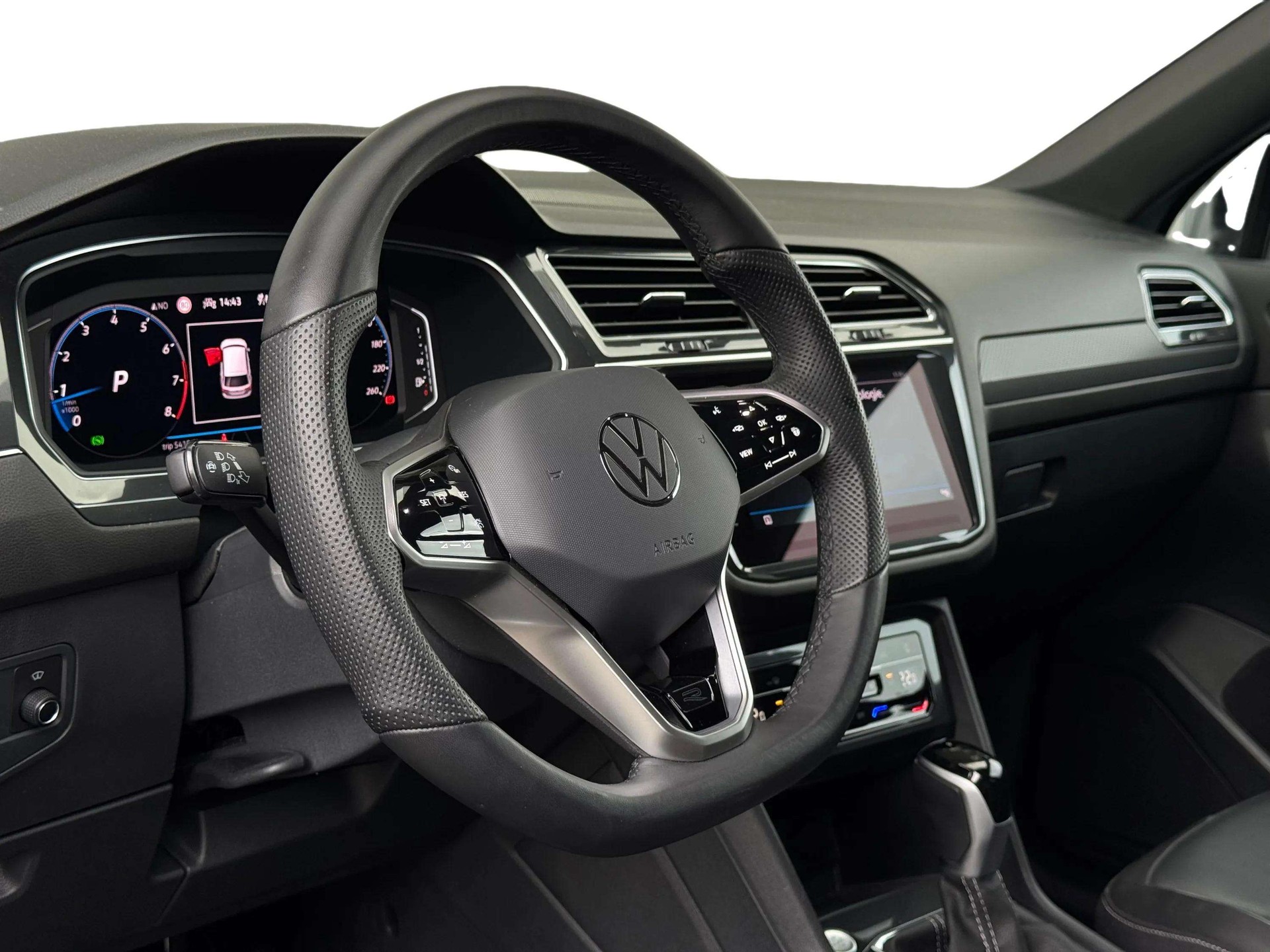 VW Tiguan Allspace 2.0TSI R-Line 4Motion DSG-image-11