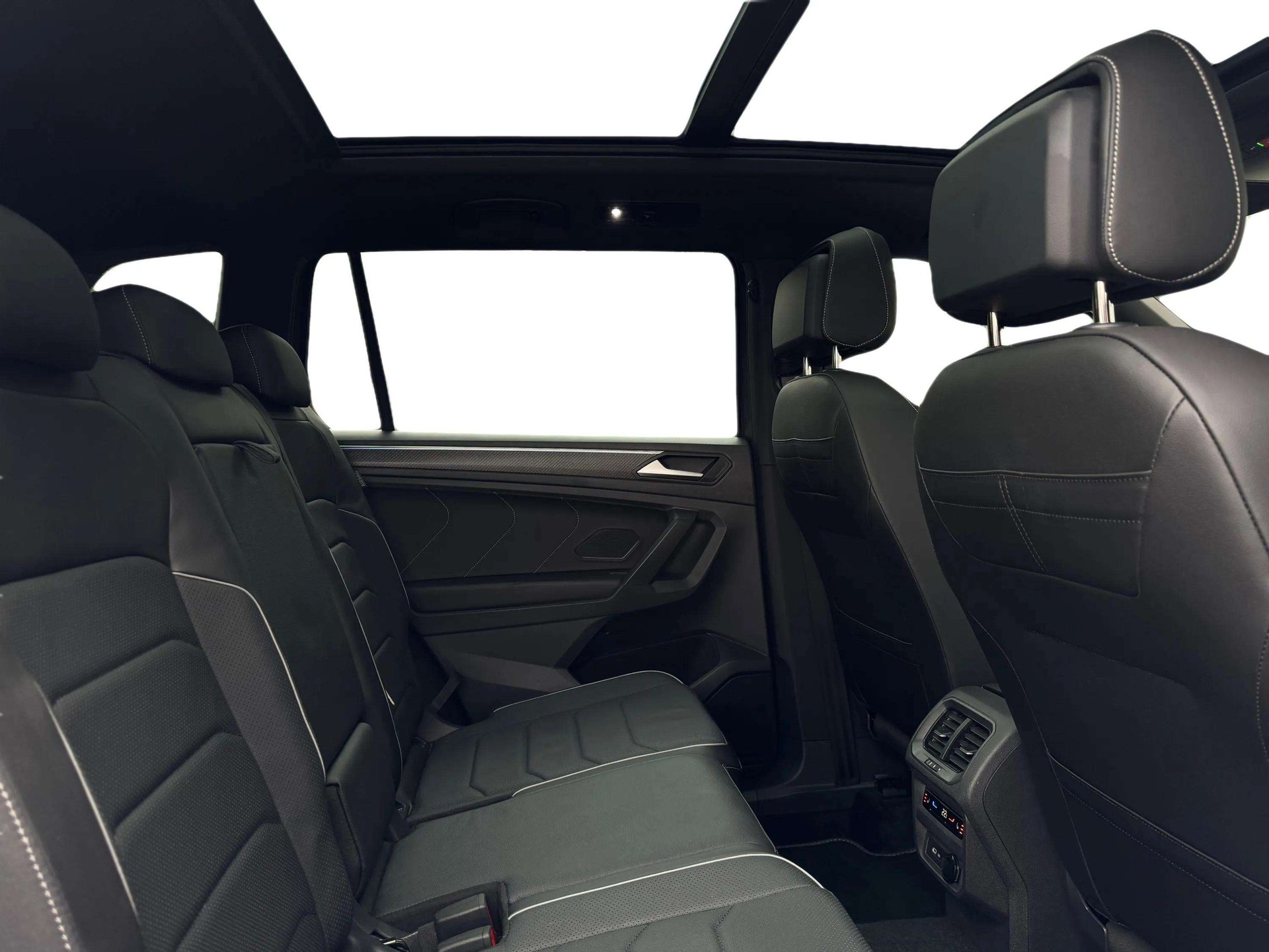 VW Tiguan Allspace 2.0TSI R-Line 4Motion DSG-image-19