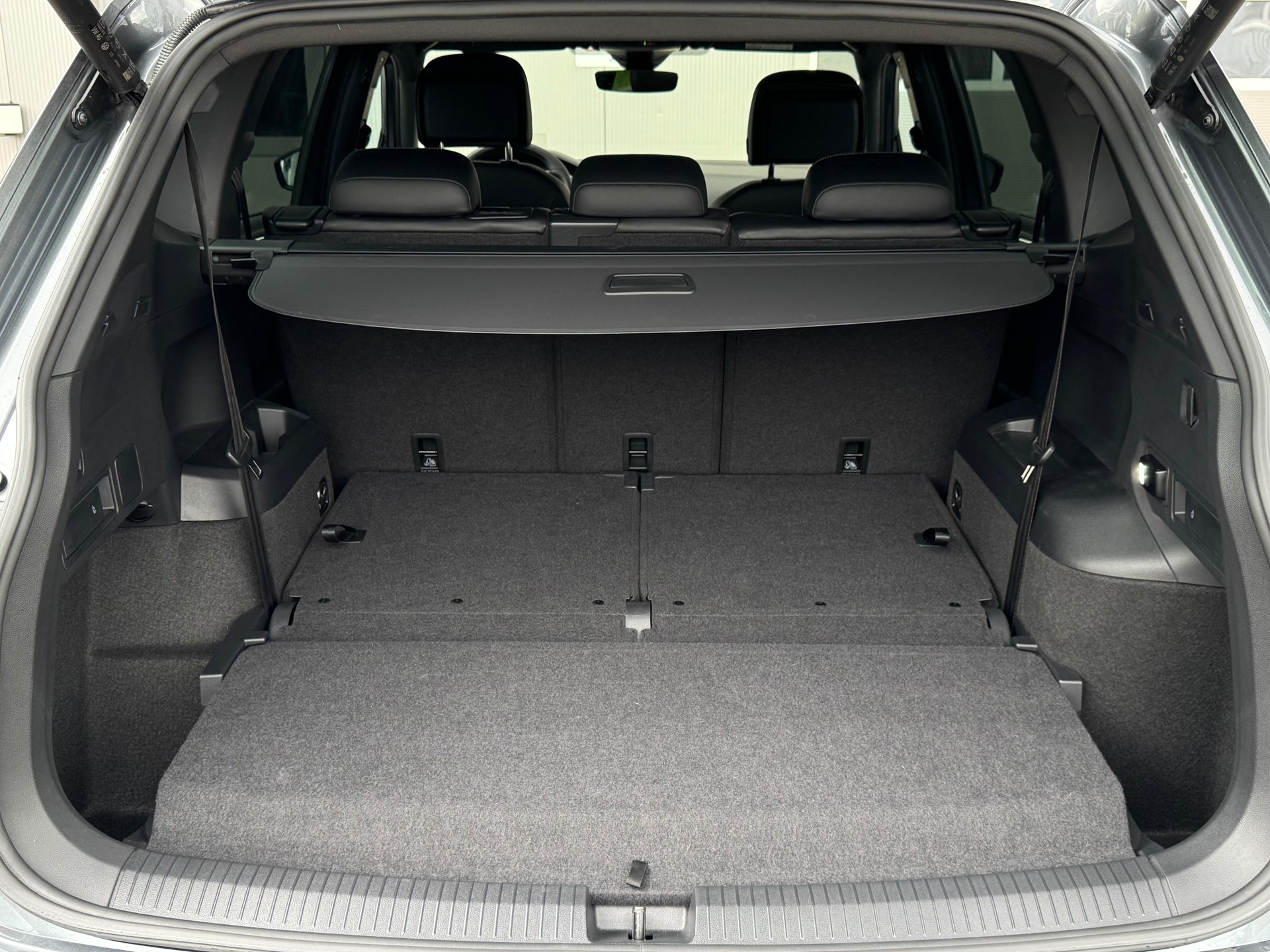 VW Tiguan Allspace 2.0TSI R-Line 4Motion DSG-image-24