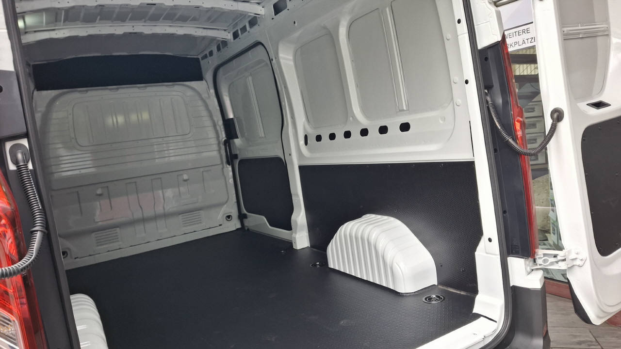 MAXUS Deliver 9 Kaw. L3H2 2.0 TD Comfort-image-6